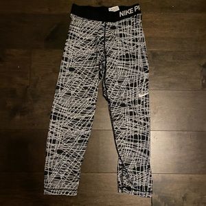 Nike Pro cropped leggings
